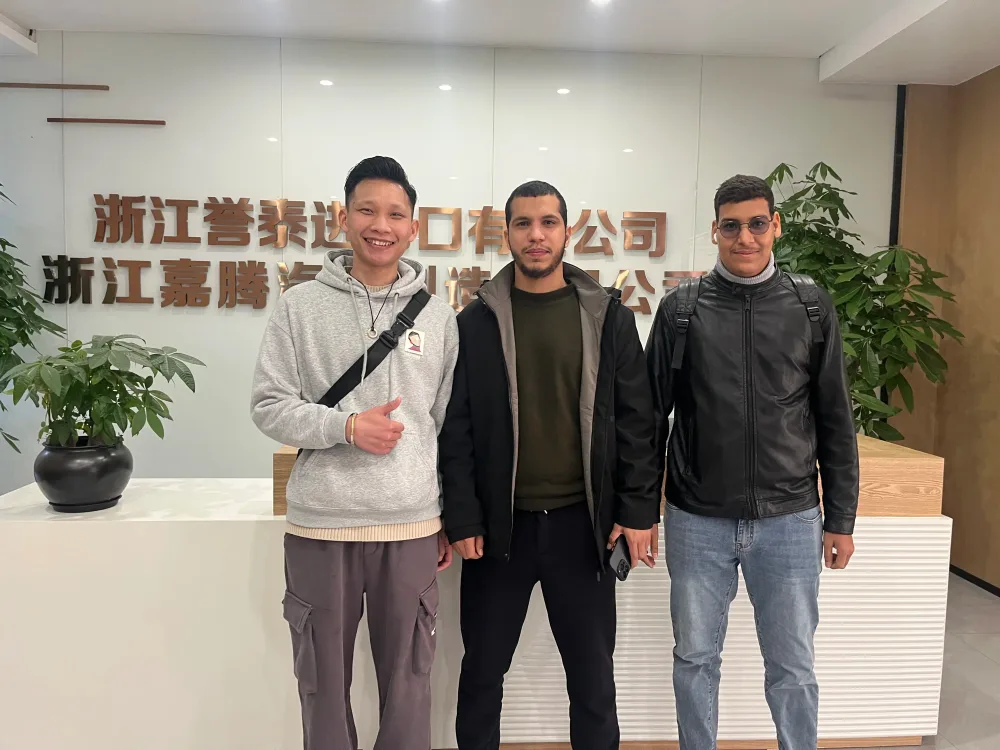 Customer visits and moments shared with the Yutai team. 5